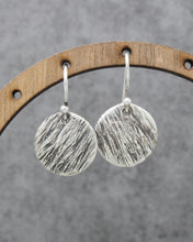 Load image into Gallery viewer, Lined Disc Earrings