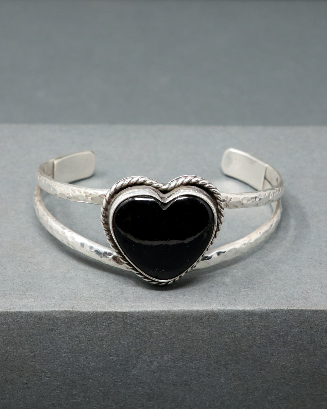 Onyx Heart Split Cuff