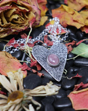 Load image into Gallery viewer, Rose Quartz Heart Necklace