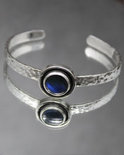 Load image into Gallery viewer, Round Labradorite Cuff