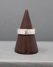 Load image into Gallery viewer, Flat Hammered Ring Band