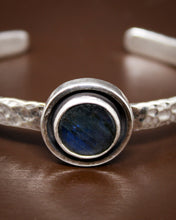 Load image into Gallery viewer, Round Labradorite Cuff