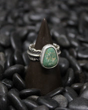 Load image into Gallery viewer, Turquoise Feather Ring size 7