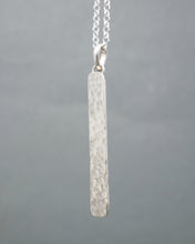 Load image into Gallery viewer, Hammered Post Necklace
