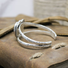 Load image into Gallery viewer, Onyx Heart Split Cuff