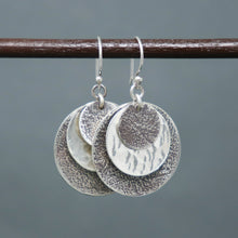 Load image into Gallery viewer, Triple Circle Textured Earrings