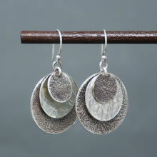 Load image into Gallery viewer, Triple Circle Textured Earrings