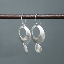 Load image into Gallery viewer, Double Circle Cutout Earrings