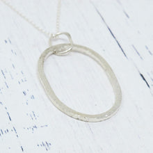 Load image into Gallery viewer, Hammered Oval Pendant Necklace